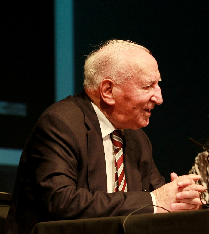 Marcelo Rebelo de Sousa entrega Prémio Vasco Graça Moura a Eduardo Lourenço