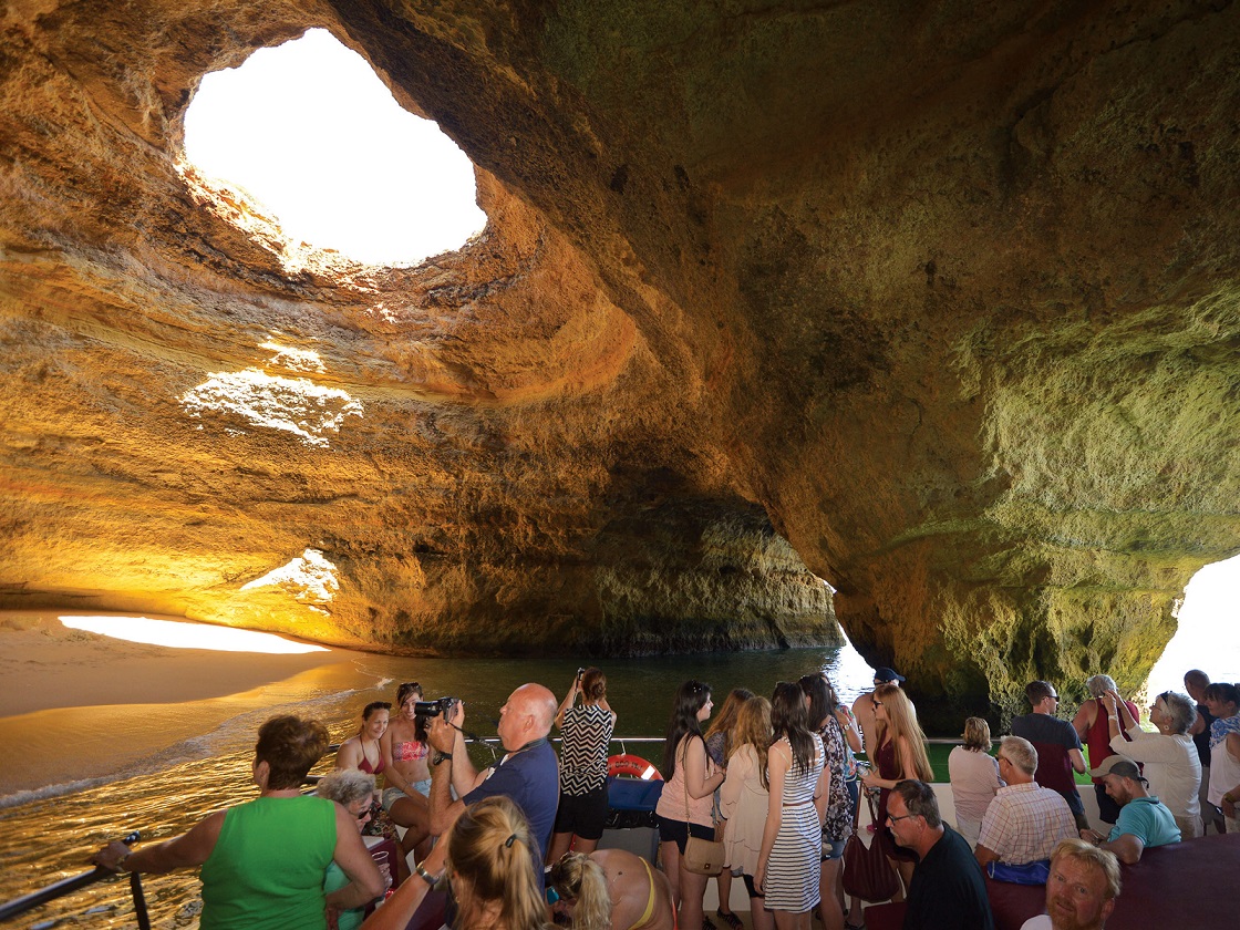 Salgados Palace e Salgados Palm Village oferecem passeio de catamarã nas reservas directas