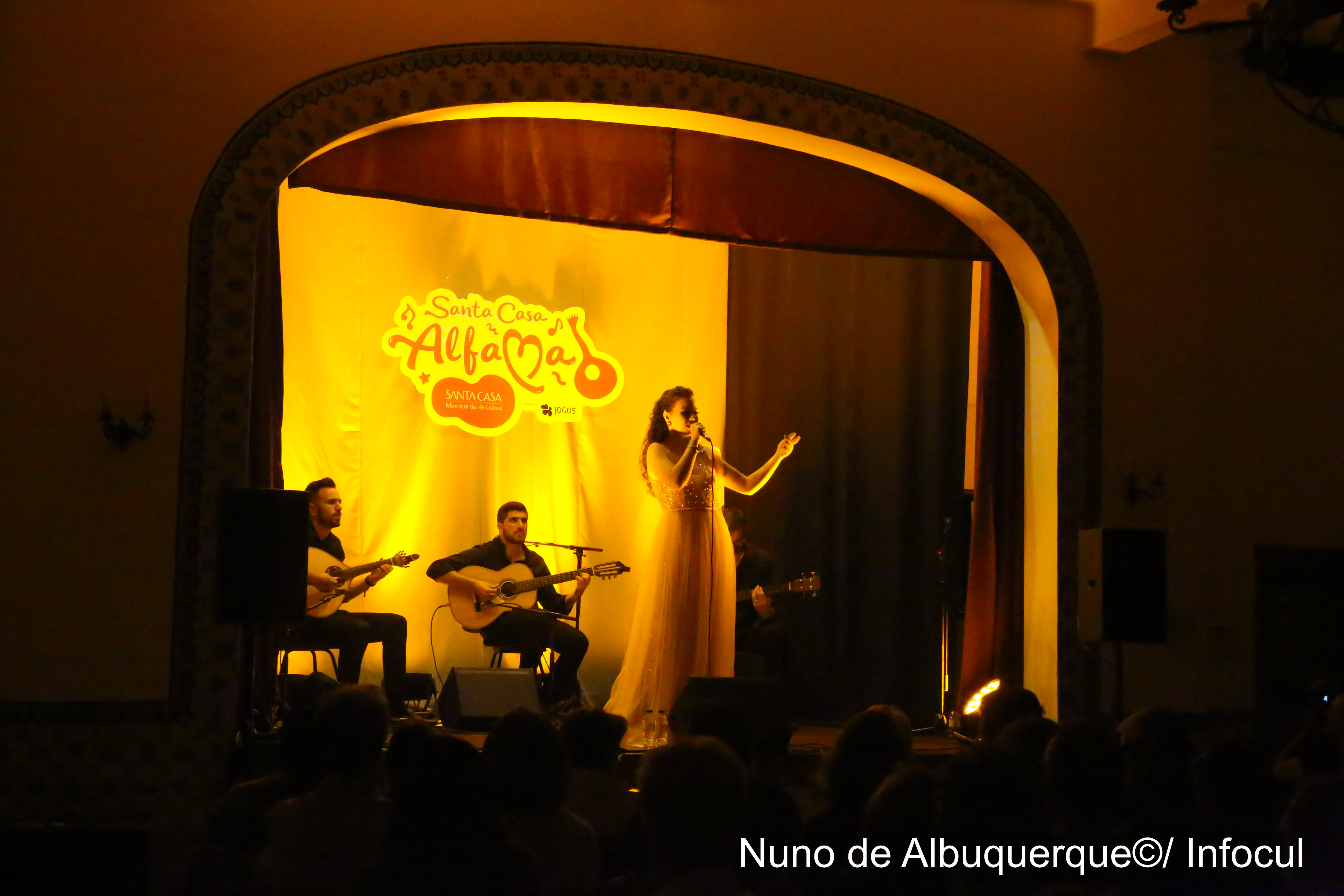 Inês Pereira no Santa Casa Alfama (C/Fotos)