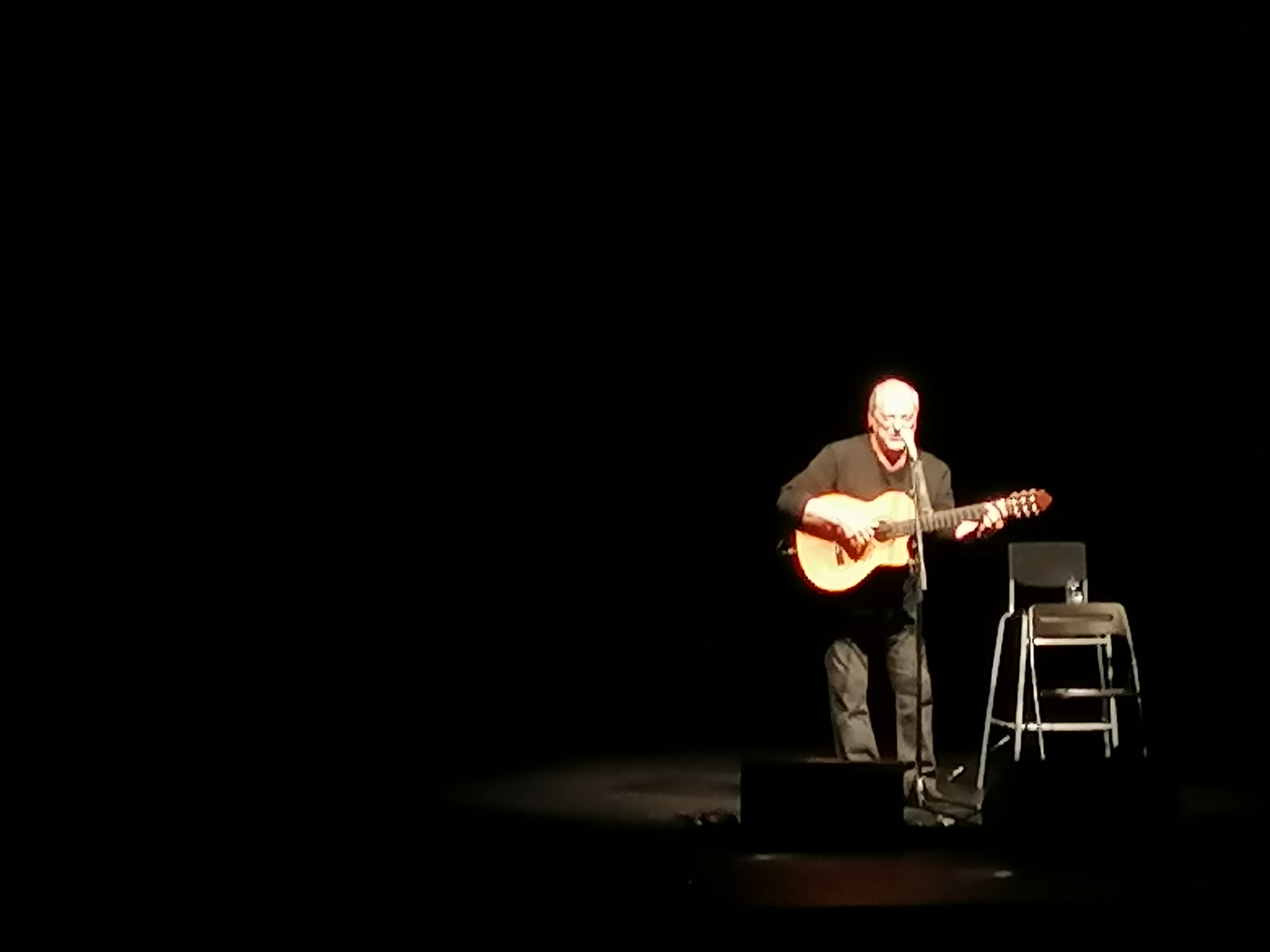 Toquinho foi fogo no Teatro Tivoli BBVA
