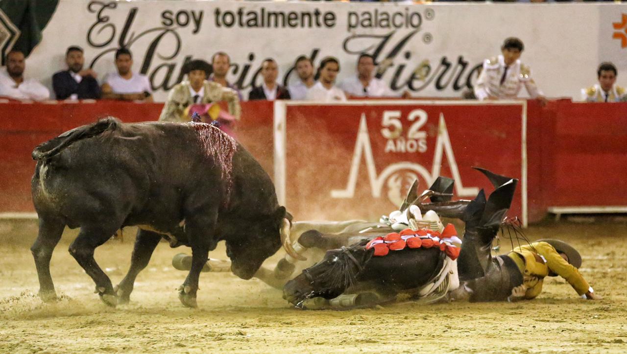 Diego Ventura em Guadalajara: Colhida grave e duas orelhas conquistadas
