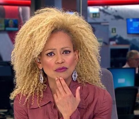 Conceição Queiroz em lágrimas com notícia da detenção do polícia que matou George Floyd