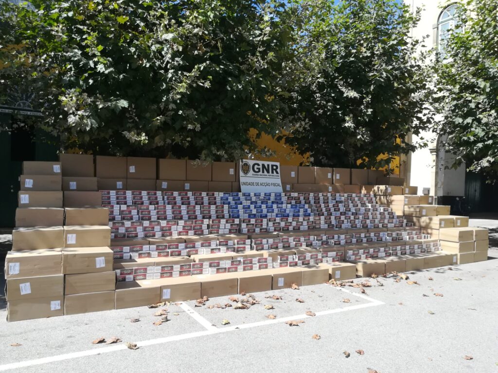 Vila do Conde: Apreensão de 5,2 milhões de cigarros de contrabando, em operação STOP