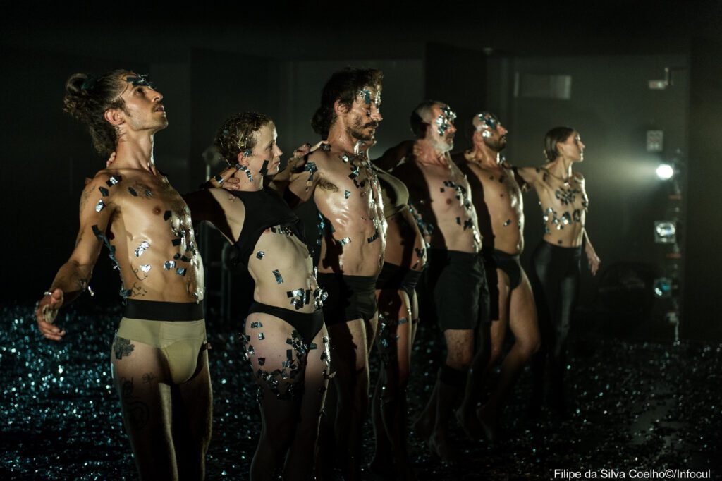 20.20 celebra duas décadas da companhia Circolando, no Teatro Carlos Alberto (C/Fotos)