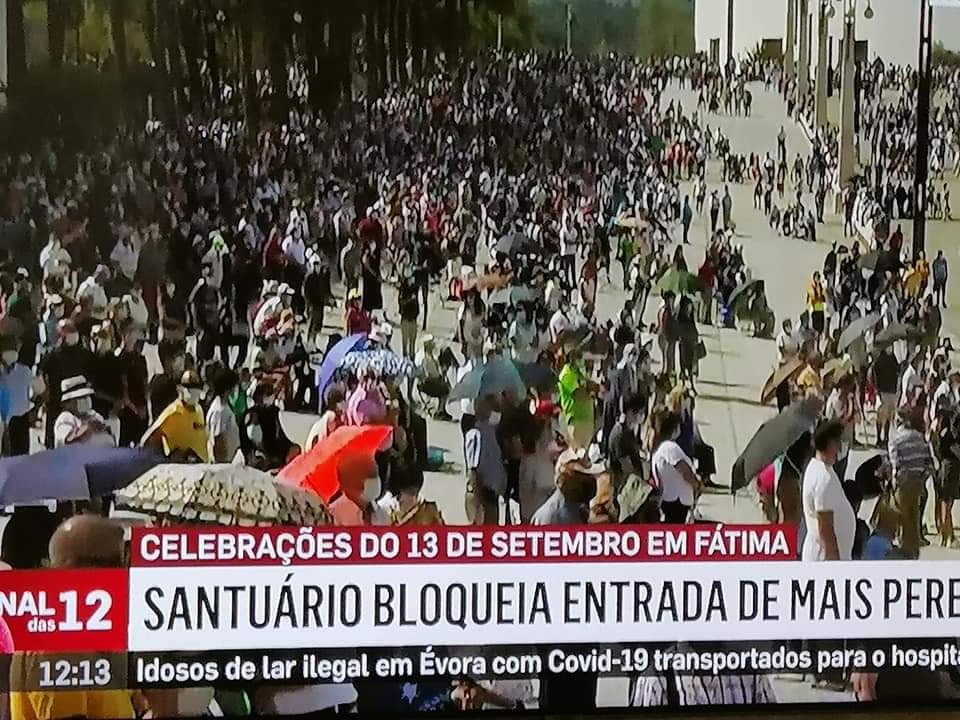 Milhares de pessoas em Fátima gera críticas nas redes sociais