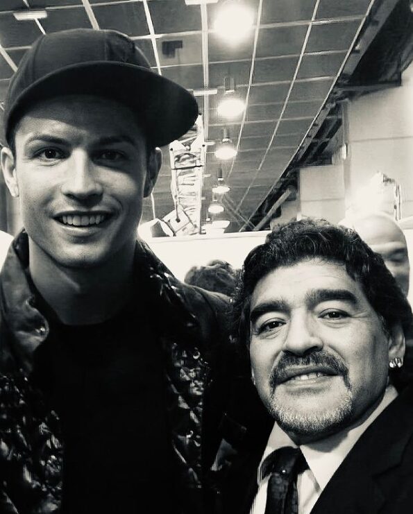 Cristiano Ronaldo e a morte de Maradona: “Hoje despeço-me de um amigo e o Mundo despede-se de um génio eterno”