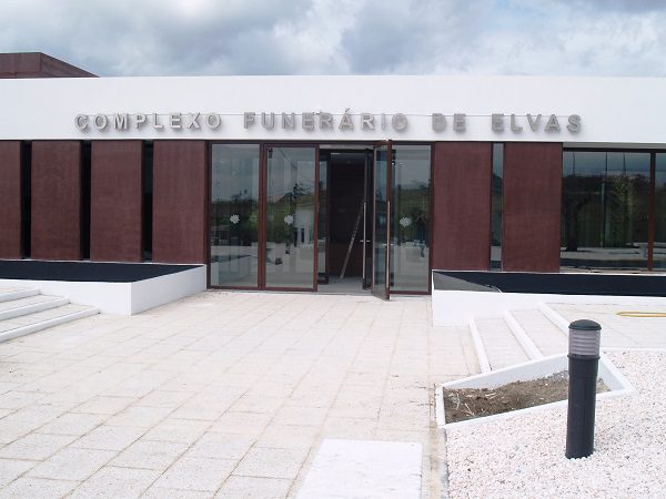 Complexo funerário de Elvas encerra durante a noite