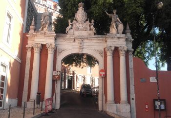 PSP deteve homem, no Hospital de São José, por crime de roubo qualificado