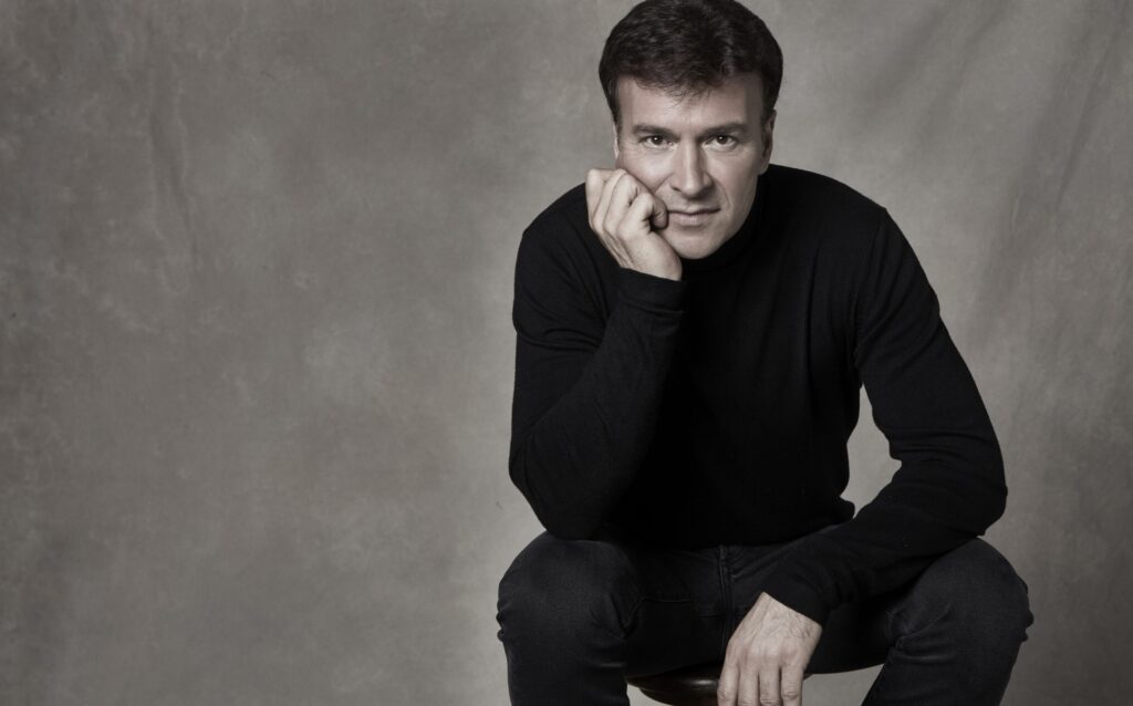 Tony Carreira conta com forte apoio da namorada, que se tem mantido discreta publicamente