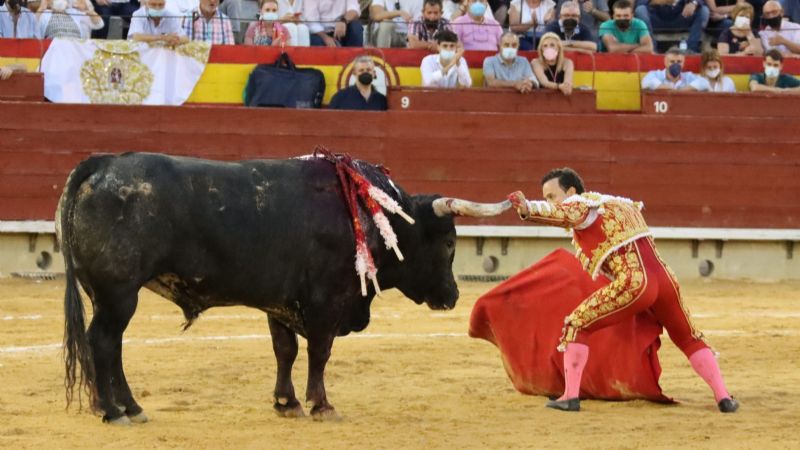 Castellón: Rafaelillo em ombros