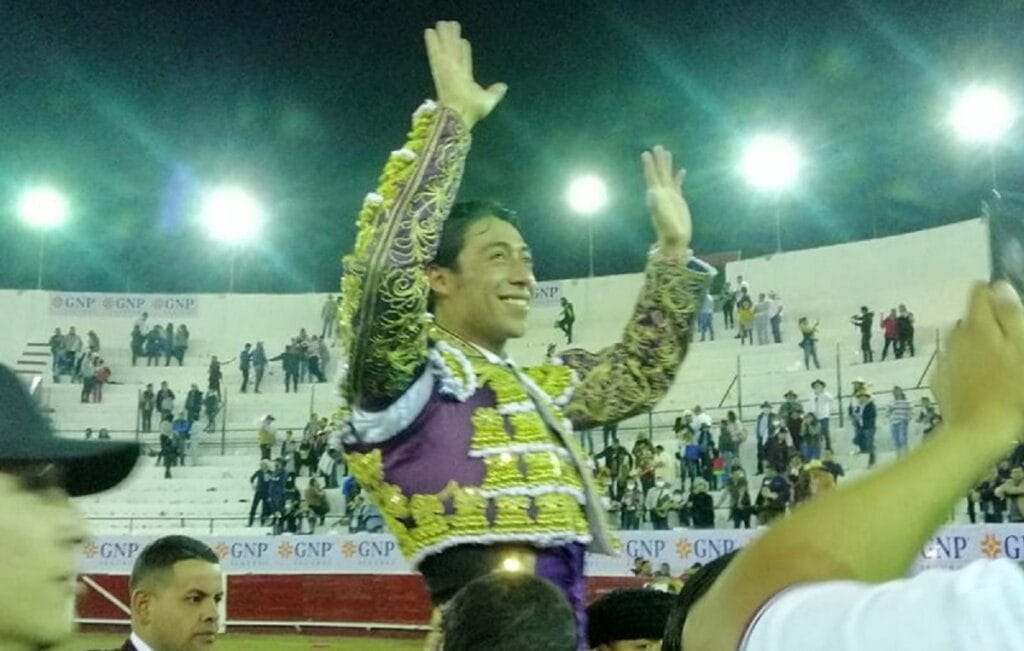 León: Sergio Flores triunfa na Corrida Guadalupana