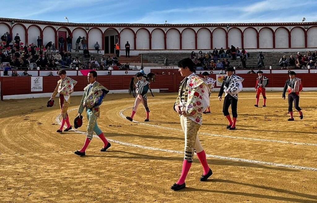 Torralba de Calatrava: Esaú e Orozco em ombros