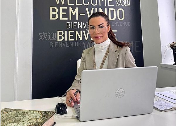 Carlos Costa dedica-se ao ramo imobiliário...