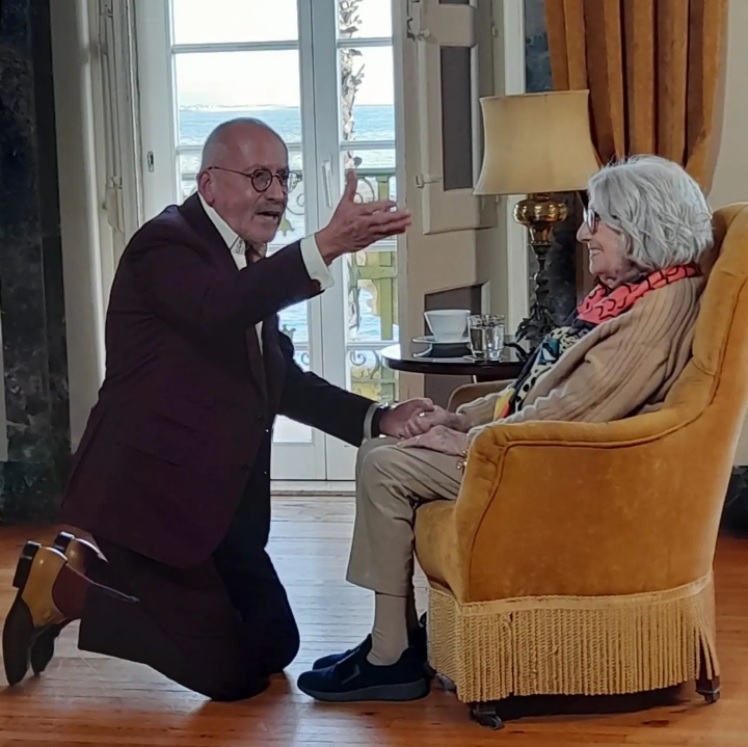 Goucha homenageia Eunice Muñoz: "Sempre me ‘ajoelharei’ perante o Belo"