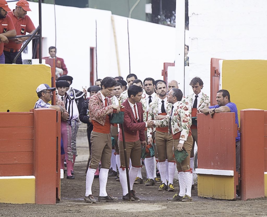 Graciosa: Reportagem Fotográfica da 1ª corrida da feira taurina