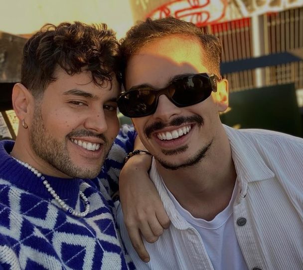 Fábio Faísca insultado de "paneleiro" e "gay" após posar ao lado de Bruno Almeida