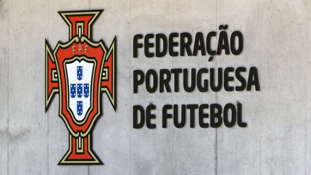 Líder dos Super Dragões pede demissão dos responsáveis da FPF: "Depois deste falhanço só têm de demitir-se"