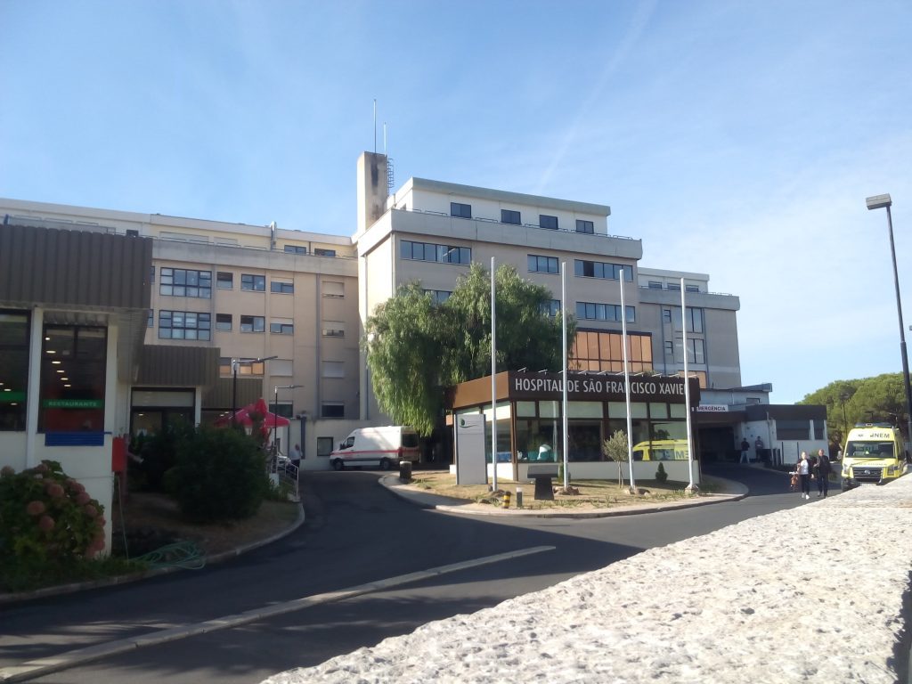Hospital São Francisco Xavier encerrado devido a forte chuvada