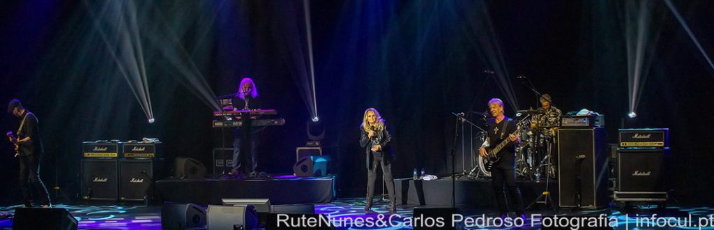 Bonnie Tyler esgotou e fez delirar o Casino Estoril com os sucessos de sempre