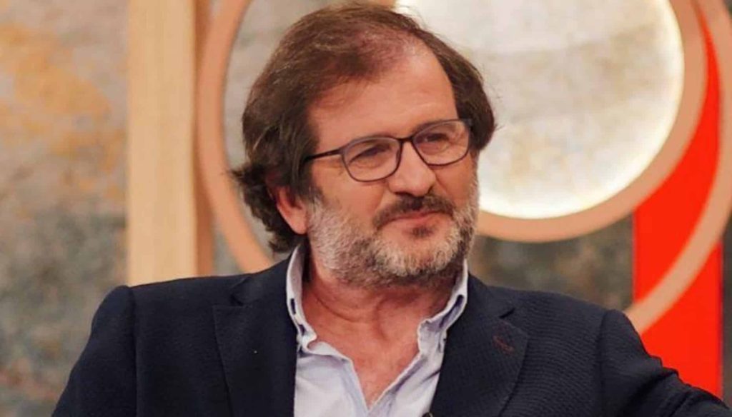 Carlos M. Cunha elogiou Cristina Ferreira e Léo Caeiro arrasou-o: "não sejas tão bajulador, fica-te mal"