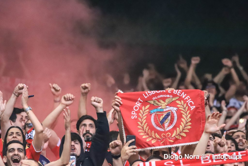 Sporting -Benfica: Ambiente espectacular em Alvalade e com pirotecnia
