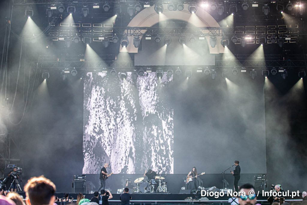 NOS Alive: Intensidade máxima de Linda Martini abriu o segundo dia