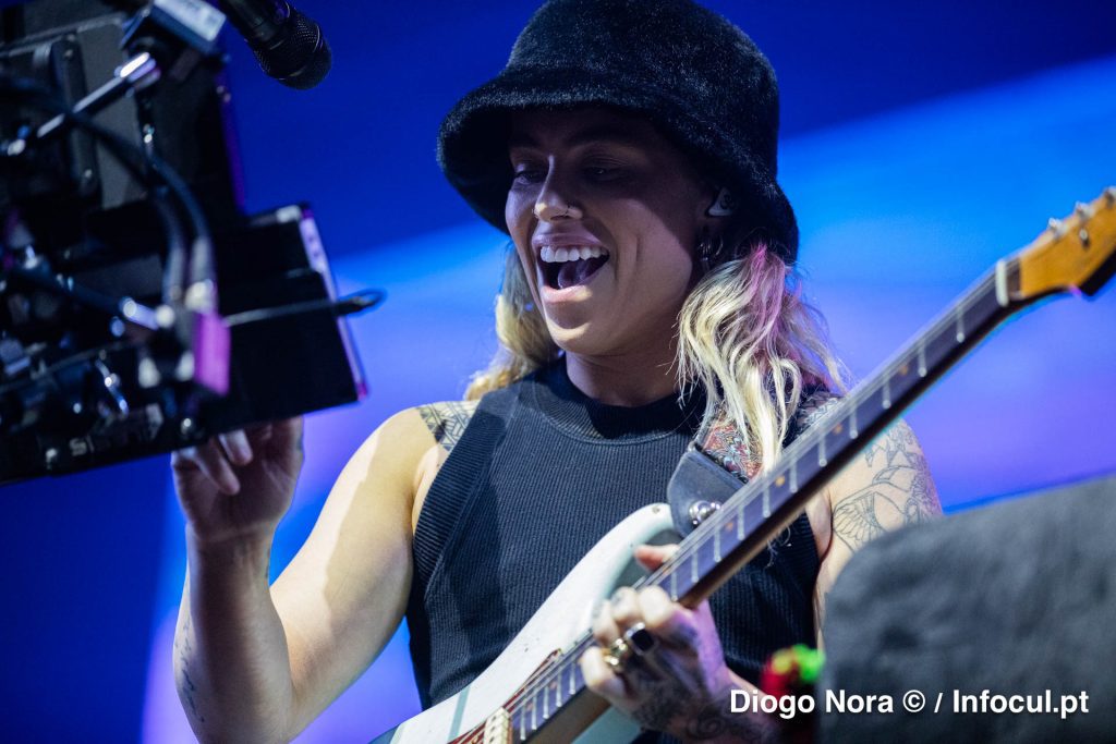 Fotorreportagem: Tash Sultana no NOS Alive