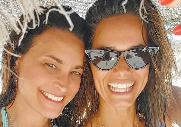Andreia Dinis assinala encontro com Cláudia Vieira na praia