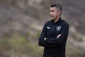 Bruno Lage coloca lugar à disposição no Botafogo para libertar os seus jogadores da pressão