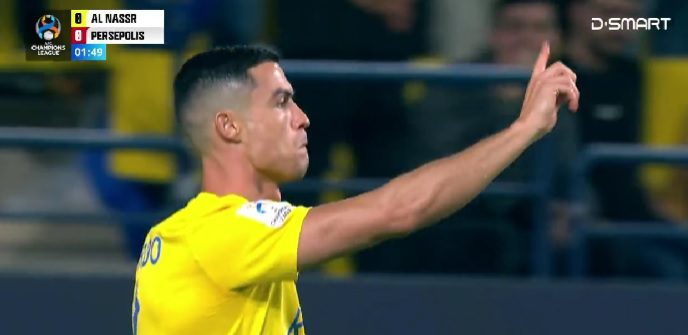 Fair Play: Cristiano Ronaldo diz ao árbitro que não sofreu penalti após o mesmo ser assinalado