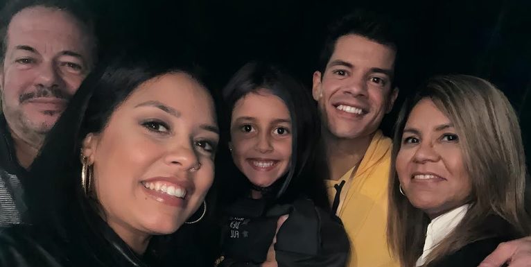 Ivo Lucas sorri em família