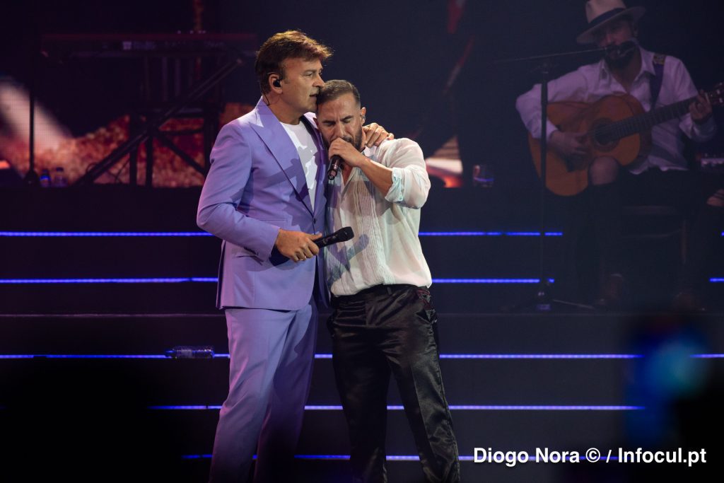 Nininho Vaz Maia emocionado após dueto com Tony Carreira: "Tem bom coração. Gosto do seu abraço. Gosto do seu beijinho"