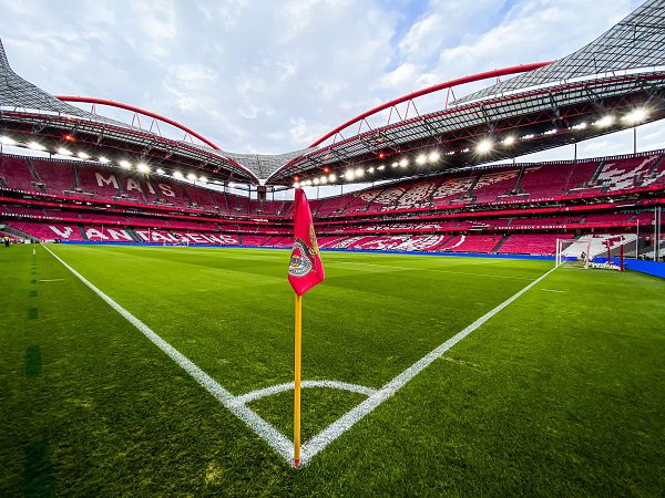 Benfica-Farense: Conheça os onzes titulares