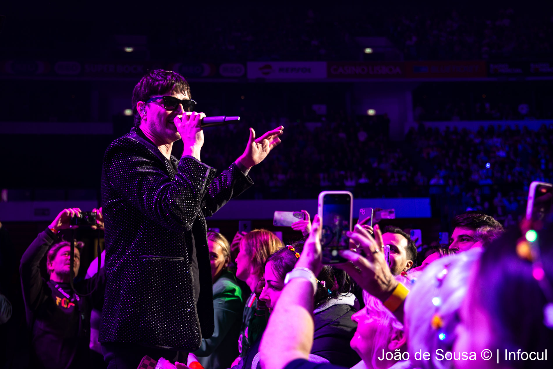 MEO Arena rendeu-se a The Script na primeira de duas noites em Portugal