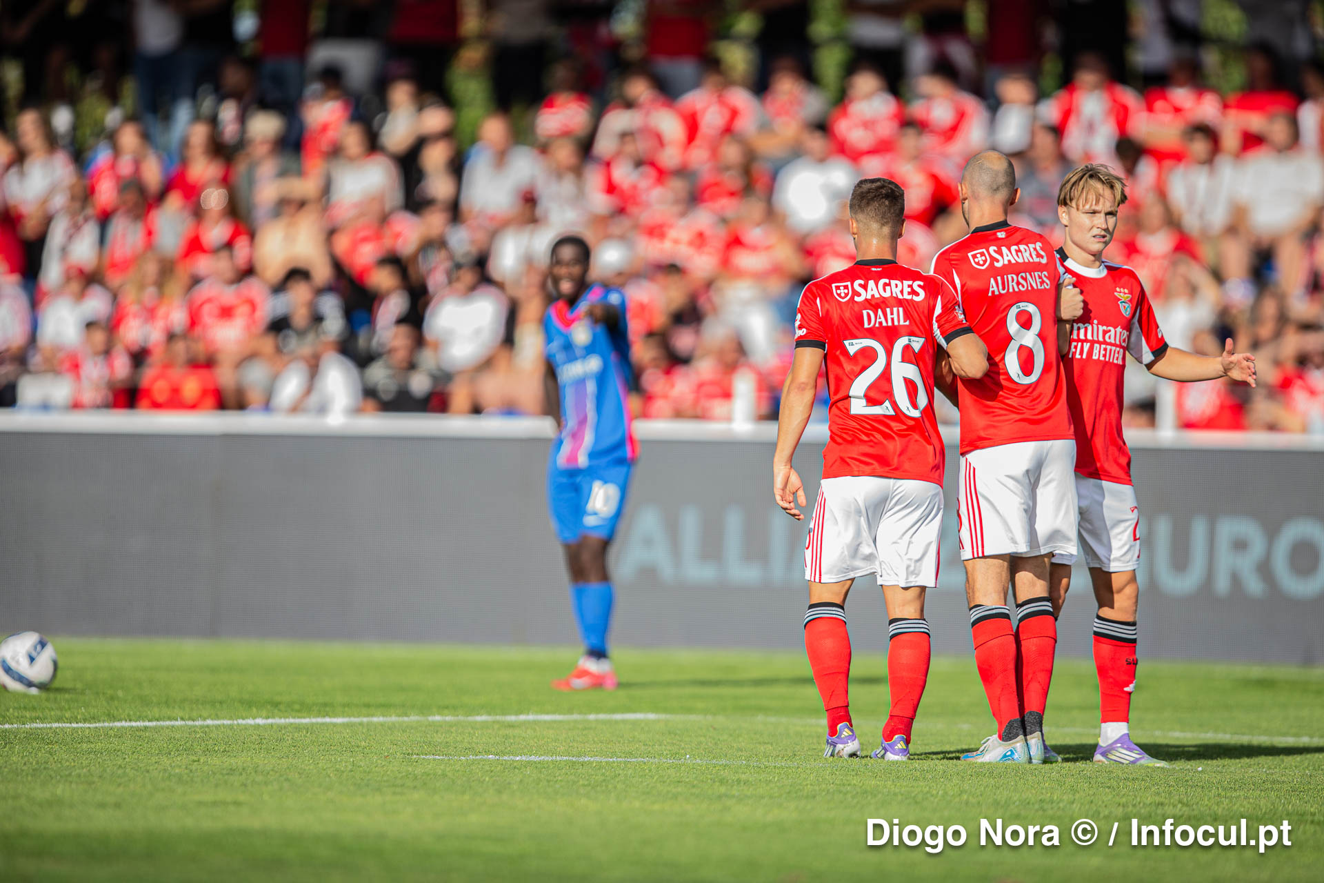 Benfica vence em Alverca com sofrimento
